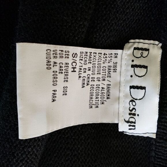 B.P. designs black embroidered Christmas cardigan - Picture 3 of 6